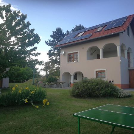 Bottyahat Guesthouse Rezi Экстерьер фото