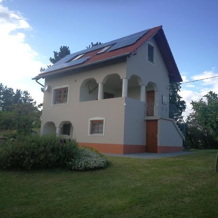 Bottyahat Guesthouse Rezi Экстерьер фото