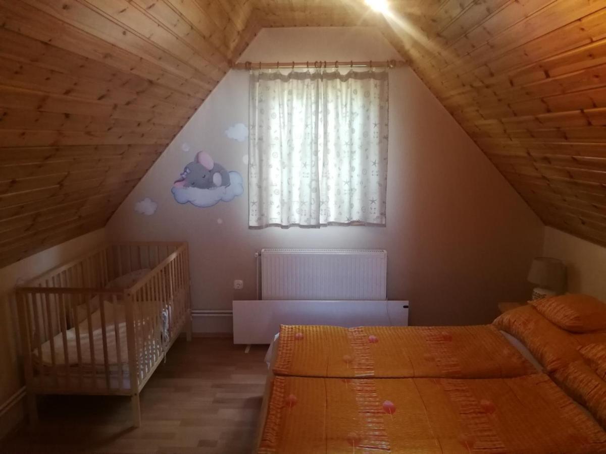 Bottyahat Guesthouse Rezi Экстерьер фото