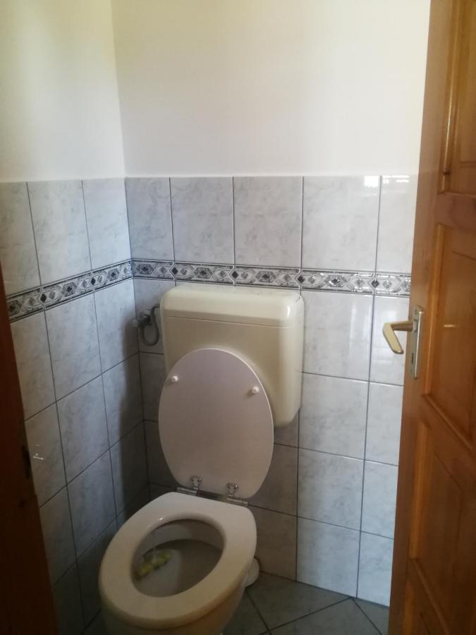 Bottyahat Guesthouse Rezi Экстерьер фото